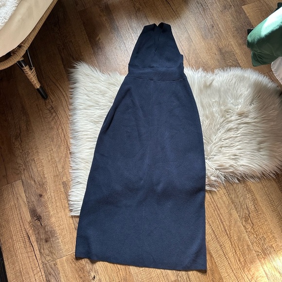 EVERLANE The Ribbed Cotton Cross-Back Dress In Navy - Picture 6 of 9